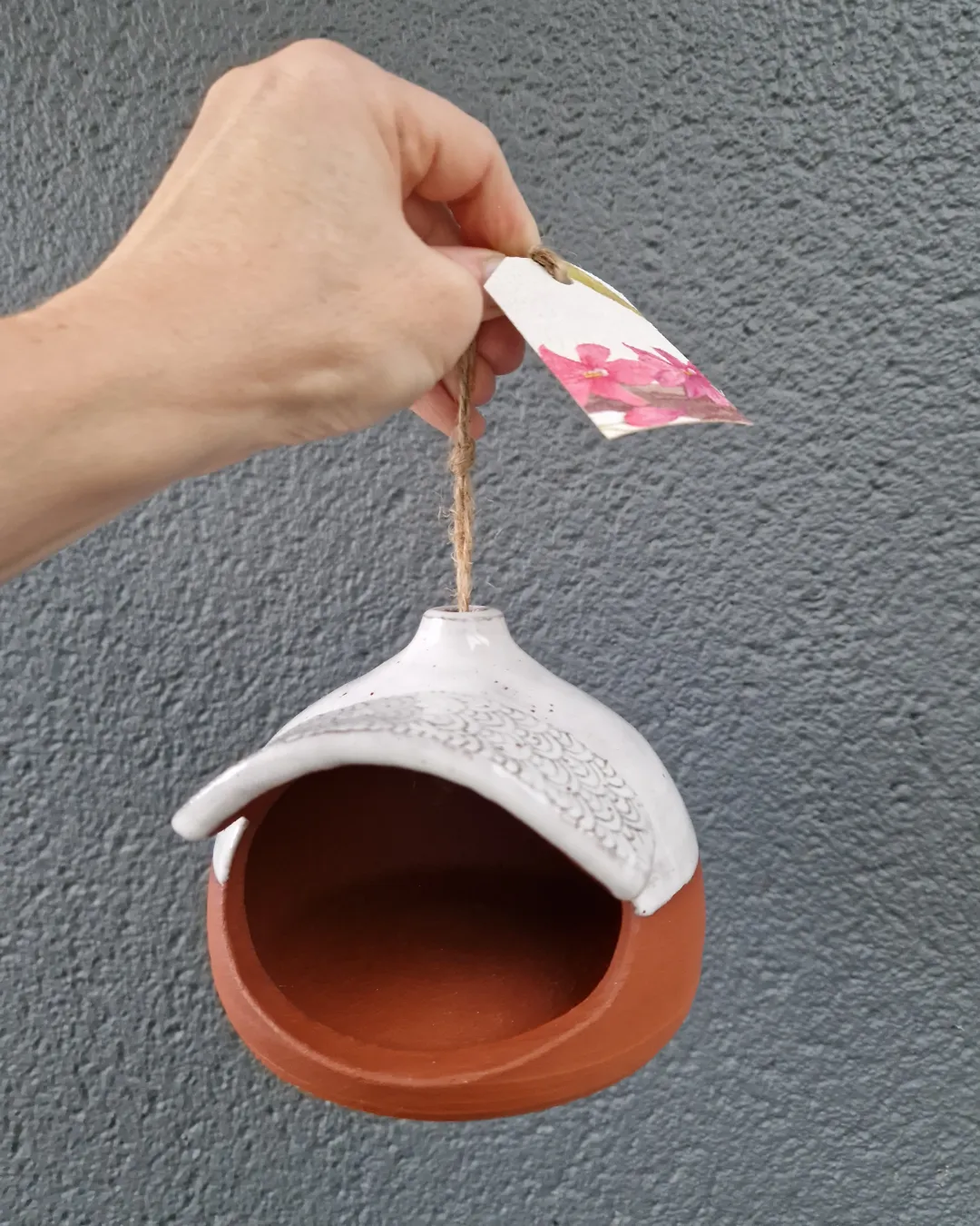 Mangeoire motif Seigaiha une ouverture supendue